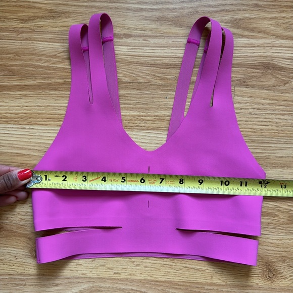Nike Laser Cut Low Impact Sports Bra 🔥 size XS - Picture 6 of 7
